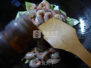 菜梗炒海虾的做法步骤：4