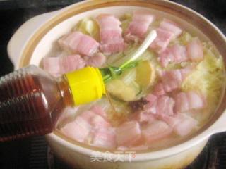 咸肉鲜虾白菜煲的做法步骤：9