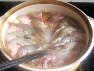 咸肉鲜虾白菜煲的做法步骤：11