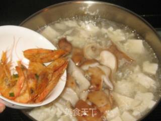 香菇海虾豆腐汤的做法步骤：5