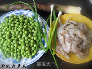 豌豆竹笋炒虾仁的做法步骤：1