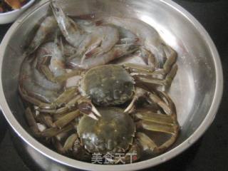 海虾河蟹粉丝煲的做法步骤：1