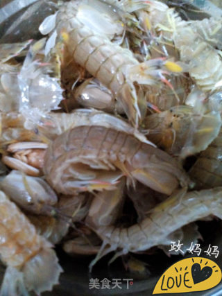 【山东】椒香皮皮虾的做法步骤：1