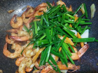 韭菜苔炒双虾的做法步骤：10