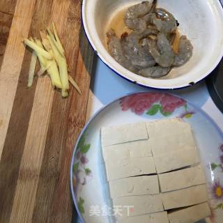 虾仁焖豆腐的做法步骤：1