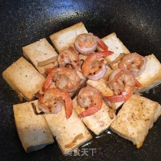 虾仁焖豆腐的做法步骤：5