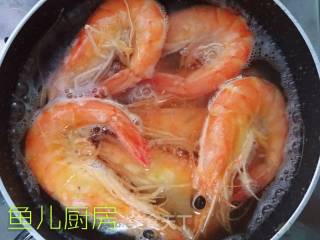 海虾牛油果沙拉──鱼儿厨房私房菜的做法步骤：6