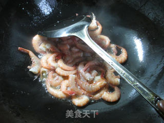 金针菇炒海虾 的做法步骤：3