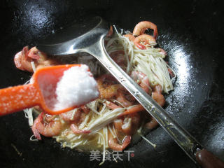 金针菇炒海虾 的做法步骤：7