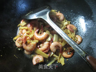 水笋炒海虾 的做法步骤：9
