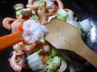 香菇白菜炒海虾的做法步骤：6