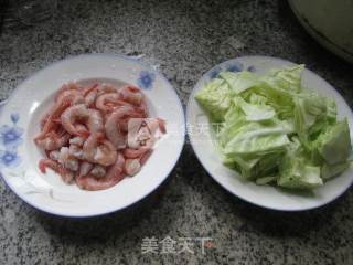 圆白菜炒海虾 的做法步骤：1