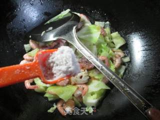 圆白菜炒海虾 的做法步骤：8