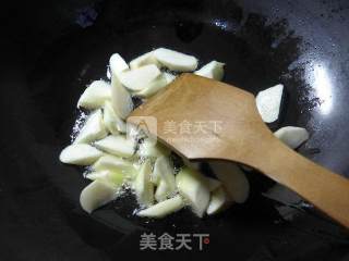 茭白炒海虾的做法步骤：2