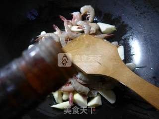 茭白炒海虾的做法步骤：3