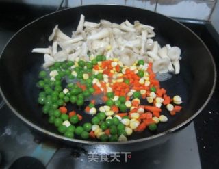 菌菇豌豆海虾汤的做法步骤：8