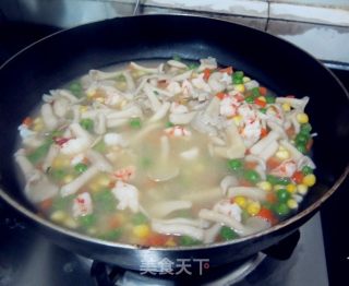 菌菇豌豆海虾汤的做法步骤：13