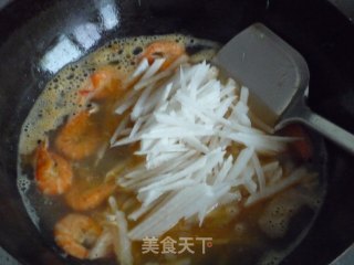 鲜虾萝卜汤的做法步骤：7