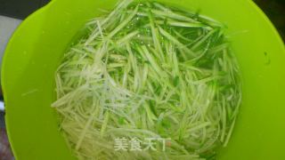 [麻麻小厨房]萝卜丝炖虾的做法步骤：3