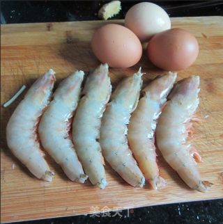 海虾炒滑蛋的做法步骤：1