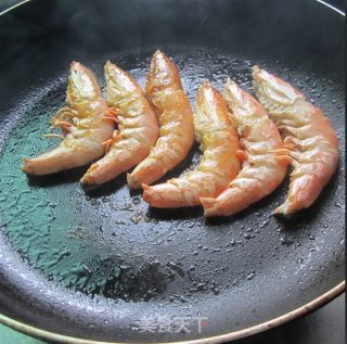 海虾炒滑蛋的做法步骤：5