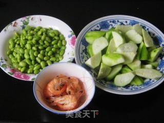 辣味丝瓜毛豆炒海虾的做法步骤：1