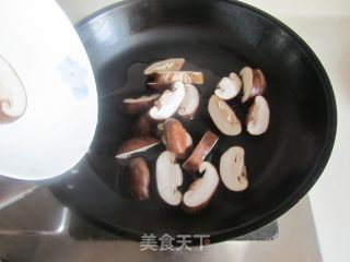 香菇烧冬瓜的做法步骤：2
