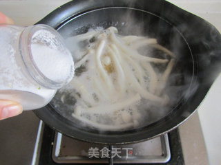 豆腐海鲜菇豆苗蛋花汤的做法步骤：6