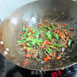 梅干菜炒虾的做法步骤：8
