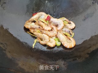 【烟台】鲜虾萝卜丝汤的做法步骤：3