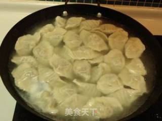 芹菜猪肉鲜虾水饺的做法步骤：17