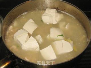 荠菜虾干豆腐汤的做法步骤：5