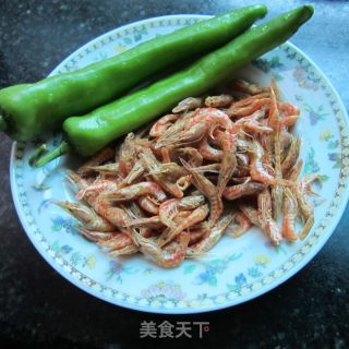 青椒丝炒干虾的做法步骤：1