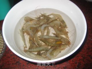 丝瓜炒小虾的做法步骤：1