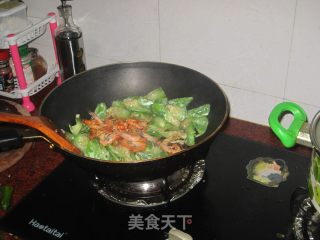 丝瓜炒小虾的做法步骤：7