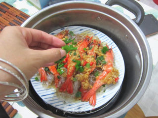 蒜蓉粉丝虾的做法步骤：7