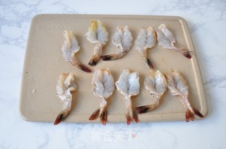 抱蛋鲜肉虾饺的做法步骤：4