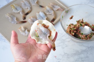 抱蛋鲜肉虾饺的做法步骤：5