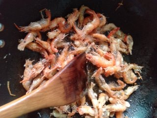 椒盐脆虾的做法步骤：4