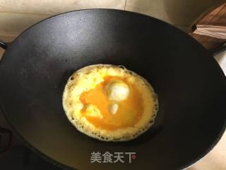 花菜炒鸡蛋的做法步骤：2