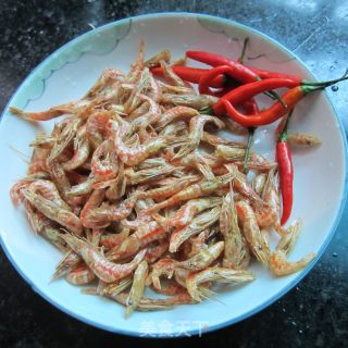 尖椒小虾的做法步骤：1