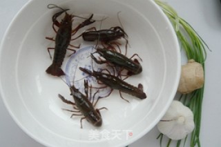 原汁原味吃龙虾——清炒小龙虾的做法步骤：1
