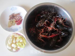 红烧小龙虾的做法步骤：1