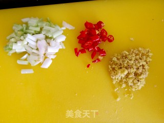 蒜蓉粉丝小龙虾的做法步骤：2