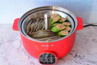 蒜油青虾椒酿肉的做法步骤：3