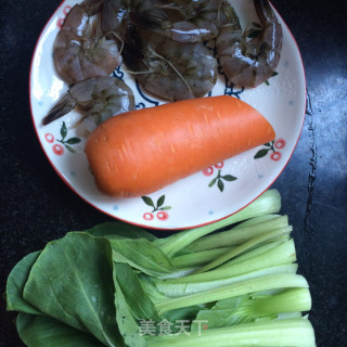 胡萝卜青菜鲜虾粥的做法步骤：2