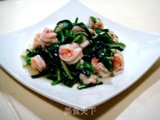 春季养生菜“韭菜炒青虾”的做法步骤：9