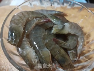 青虾炒辣椒的做法步骤：2