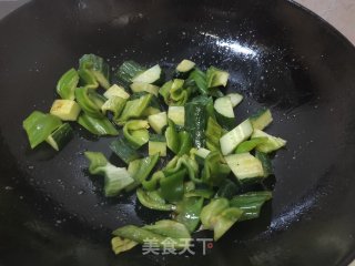 青虾炒辣椒的做法步骤：9