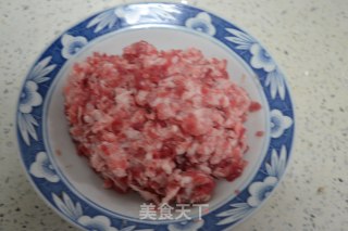 芹菜虾肉水饺的做法步骤：1